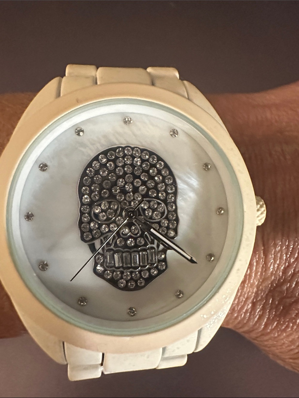 White Crystal Skull Dial Fashion Watch Unisex
